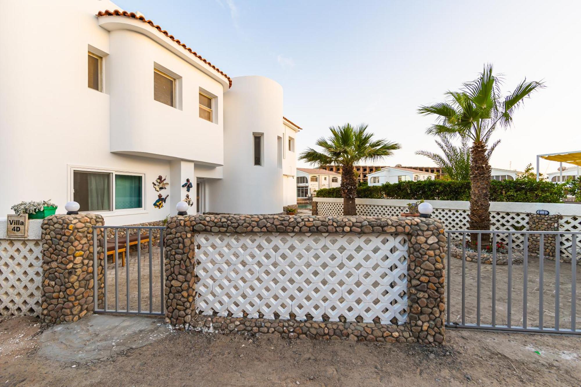 Aden Beach - Sea View Room With Beach Access In Villa Hurghada Exterior foto